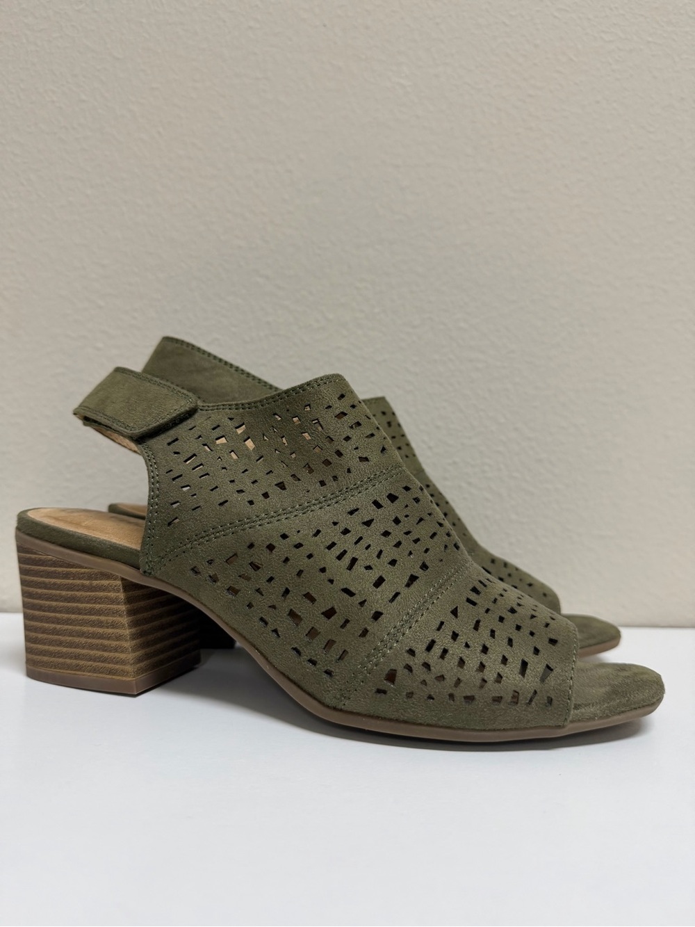 Sonoma Olive Perforated Open-Toe Aussie Ankle Boots Size 9.5